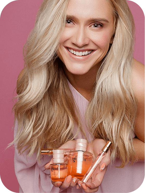 Gloah case — model with the fragrance